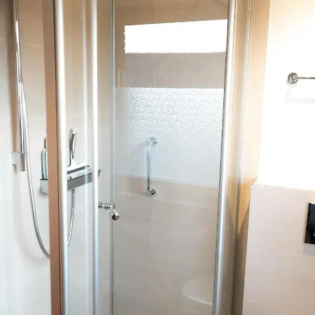 Roehrs Guest house 3*