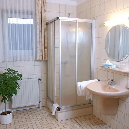 Röhrs 3*